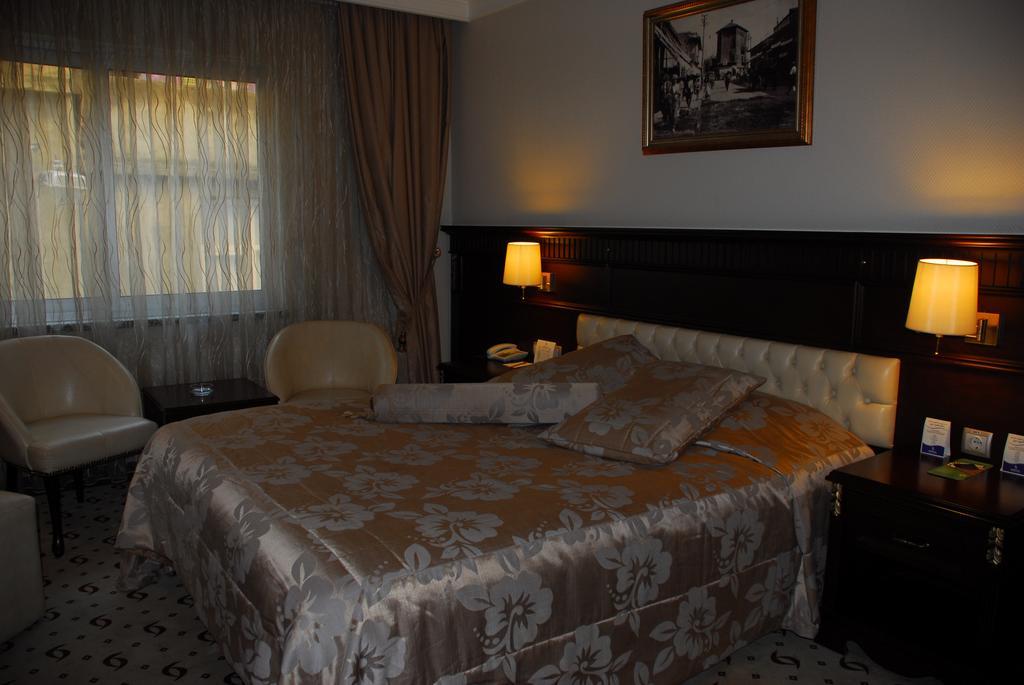 Adana Erten Hotel Exteriör bild